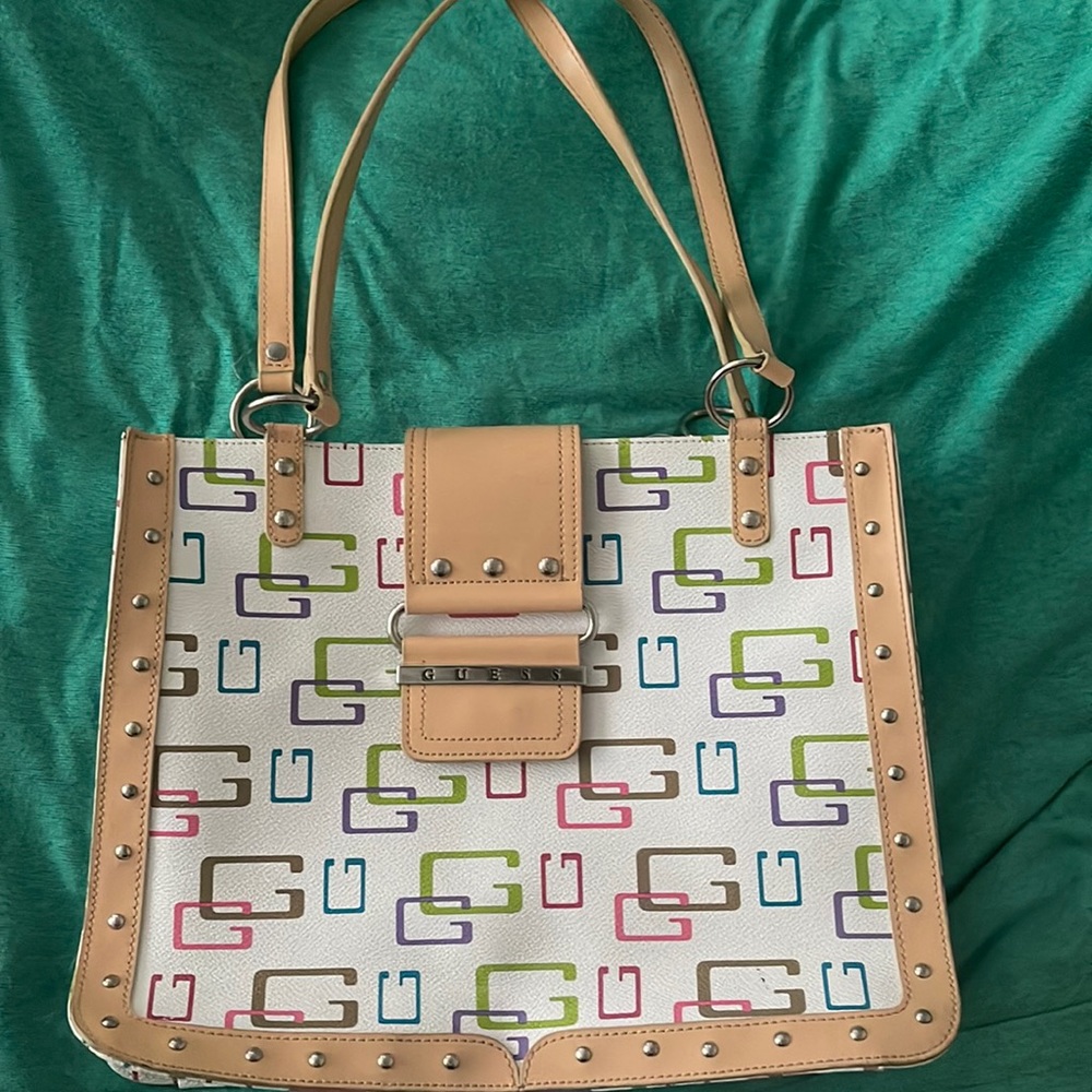 New GUESS purse. Roomy yet slim.